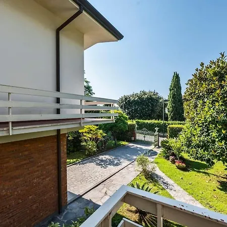 度假居 Quiete Villa,exclusive Garden In Dei Marmi *