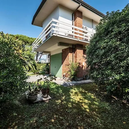 度假居 Quiete Villa,exclusive Garden In Dei Marmi *