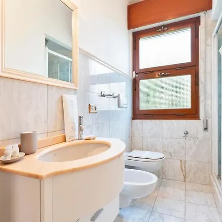 Quiete Villa,exclusive Garden In Dei Marmi