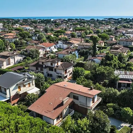 Quiete Villa,exclusive Garden In Dei Marmi 度假居 *