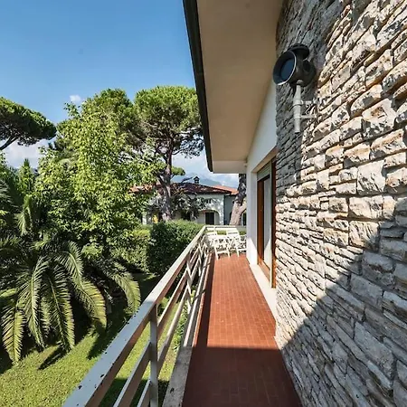 Quiete Villa,exclusive Garden In Dei Marmi *