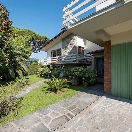 Quiete Villa,exclusive Garden In Dei Marmi