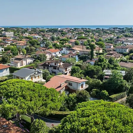 度假居 Quiete Villa,exclusive Garden In Dei Marmi *